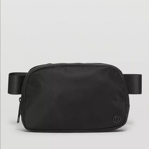 Lululemon Everywhere Belt Bag